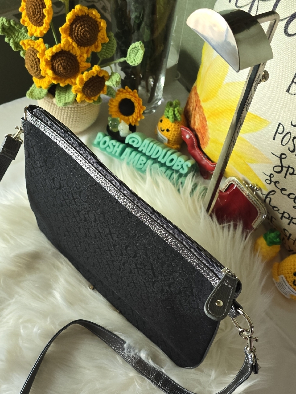 Xoxo BRAND Black Women's Shoulder Bag with Silver Hardware - Picture 4 of 10